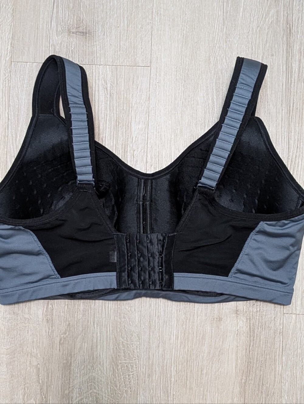 Livi High Impact Black Grey Wicking Underwire Athletic Sports Bra 38F - Picture 5 of 10